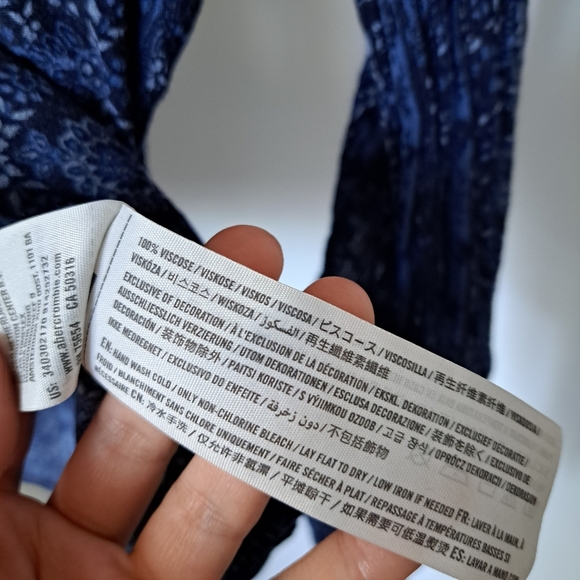 Hollister | Blue bohemian pattern with cut out lace sleeves - Picture 8 of 12